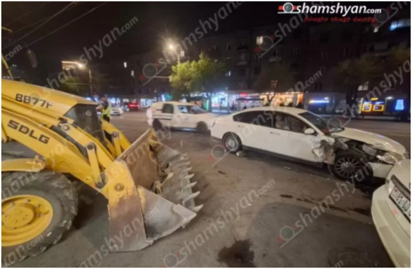 Երևանում բախվել են «Nissan Altima»-ն ու «FOL» տրակտորը. վարորդներից մեկը վարորդական իրավունքի վկայական չի ունեցել